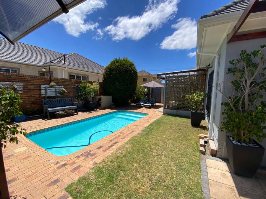 4 Bedroom Property for Sale in Plumstead Western Cape